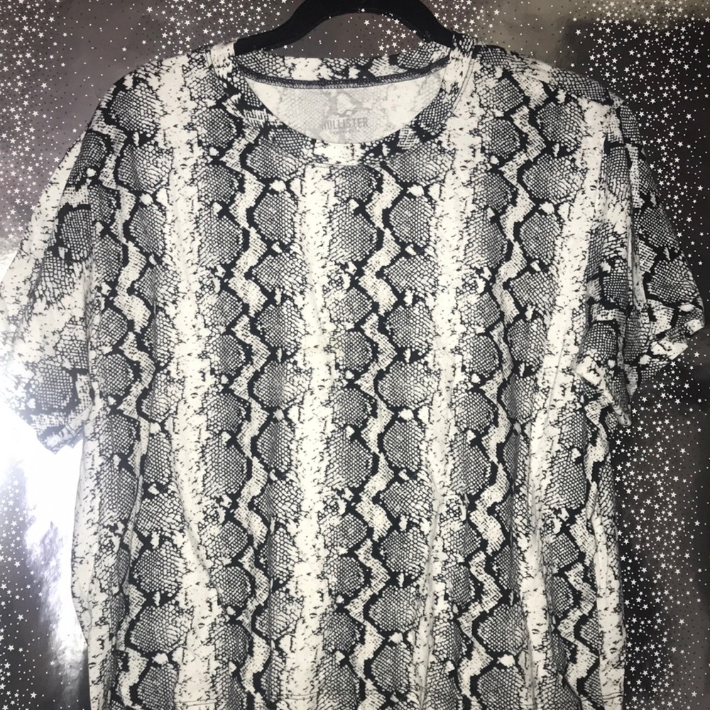 HOLLISTER SNAKESKIN TOP